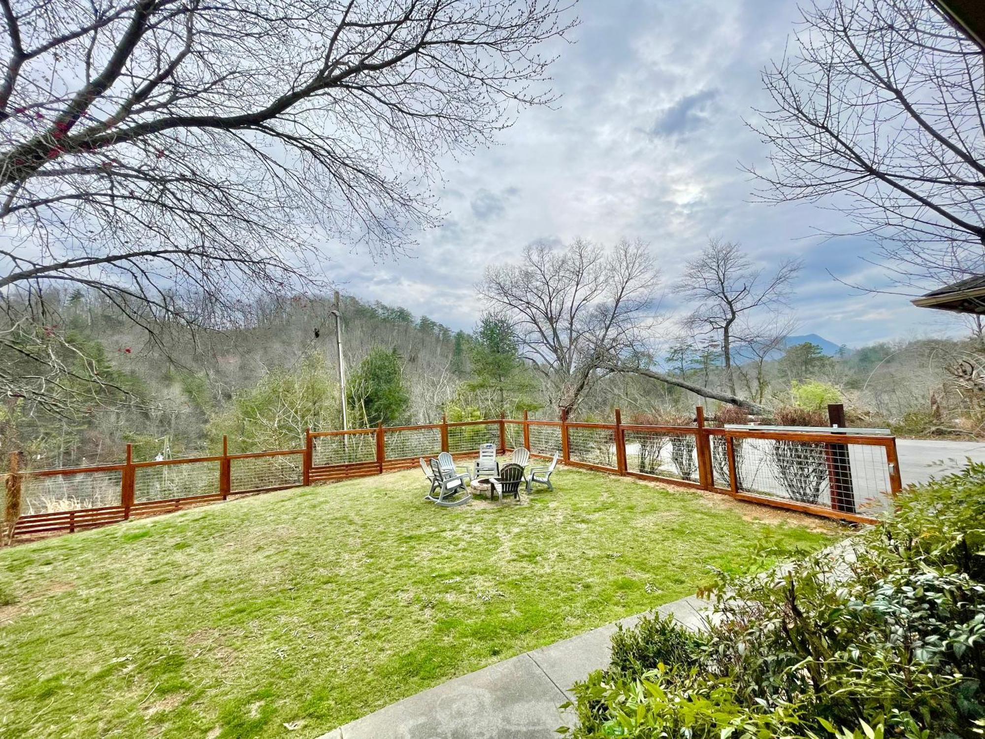 5Bedrooms*4King Beds*Outstanding Location*Hottub* Sevierville Esterno foto