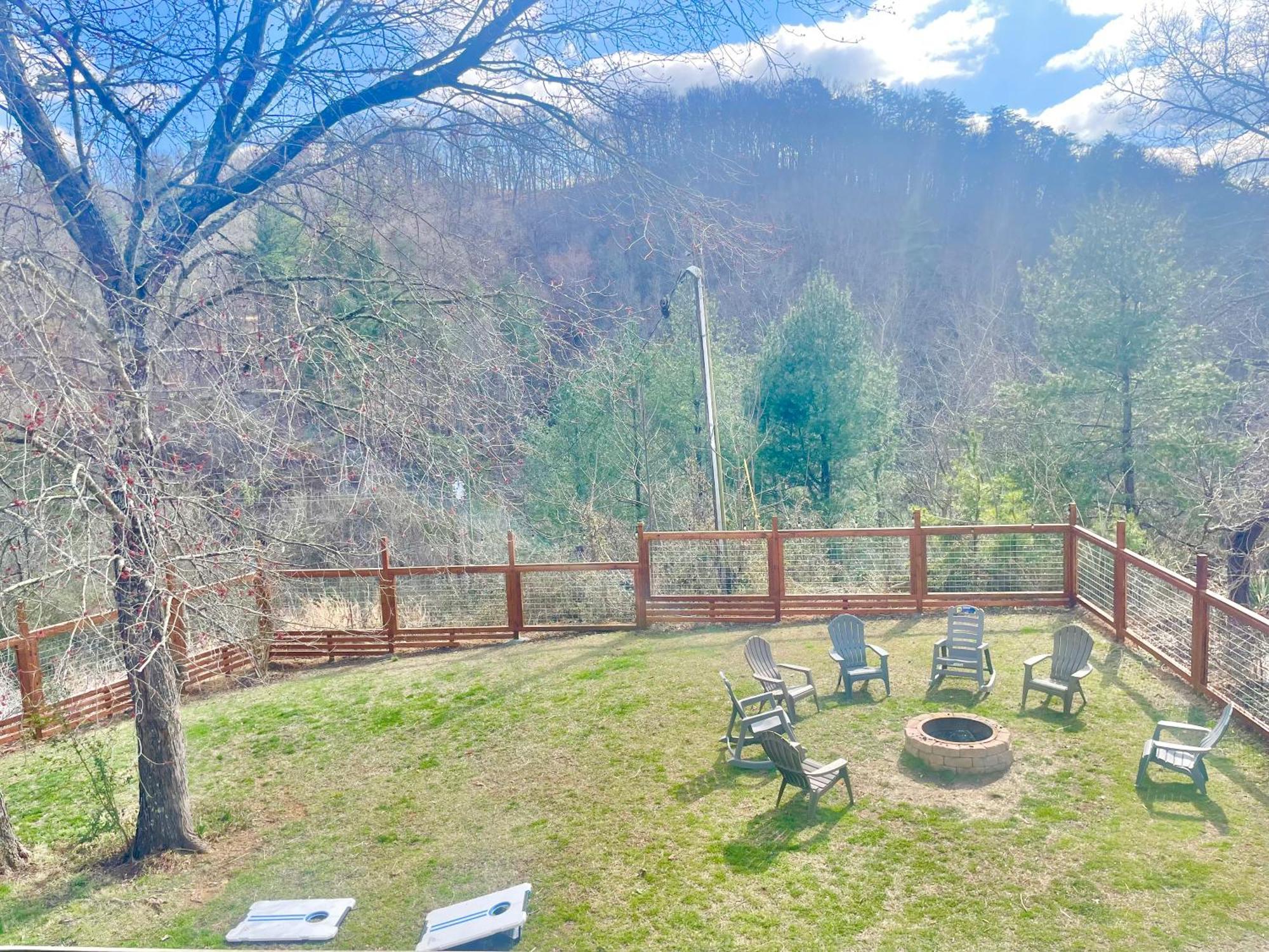 5Bedrooms*4King Beds*Outstanding Location*Hottub* Sevierville Esterno foto