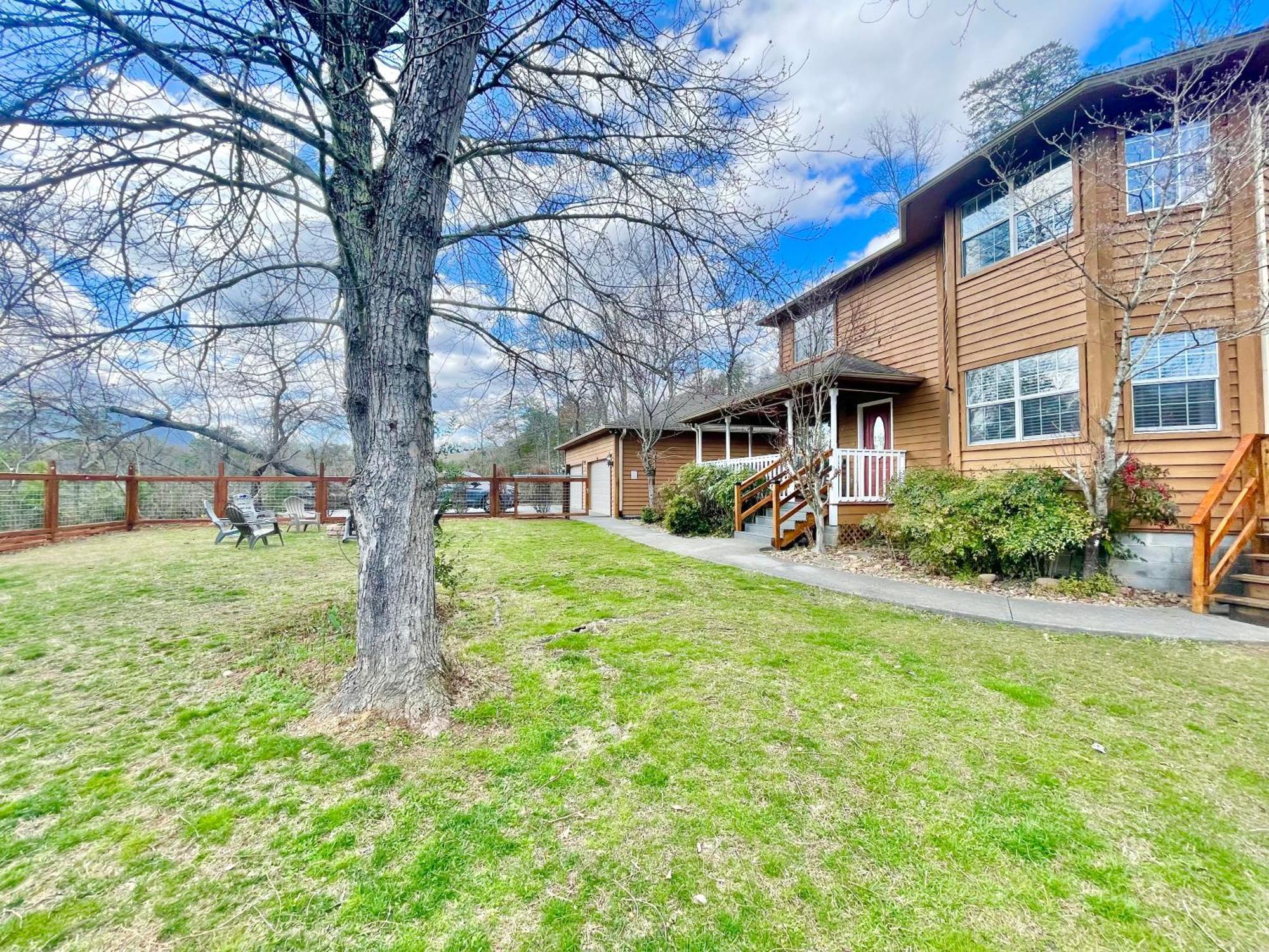 5Bedrooms*4King Beds*Outstanding Location*Hottub* Sevierville Esterno foto