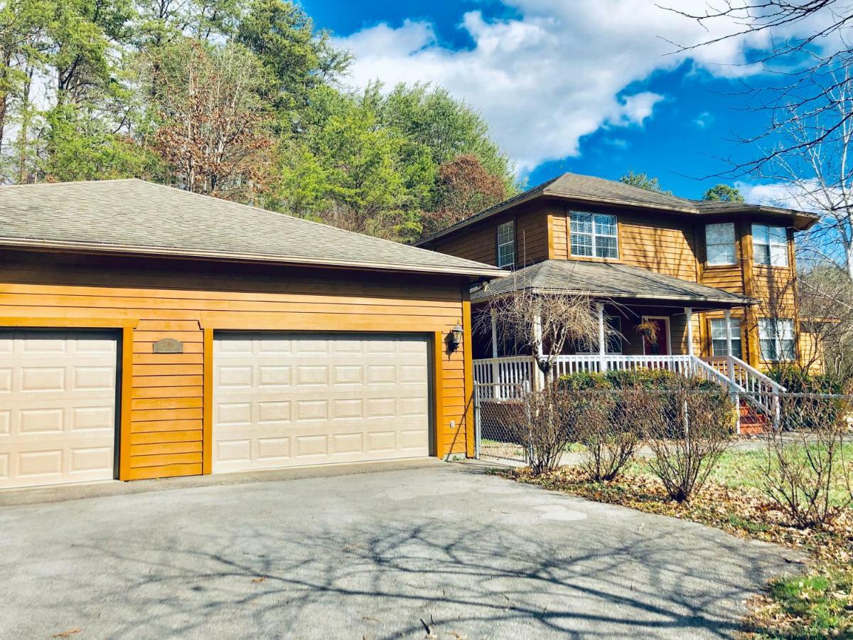 5Bedrooms*4King Beds*Outstanding Location*Hottub* Sevierville Esterno foto