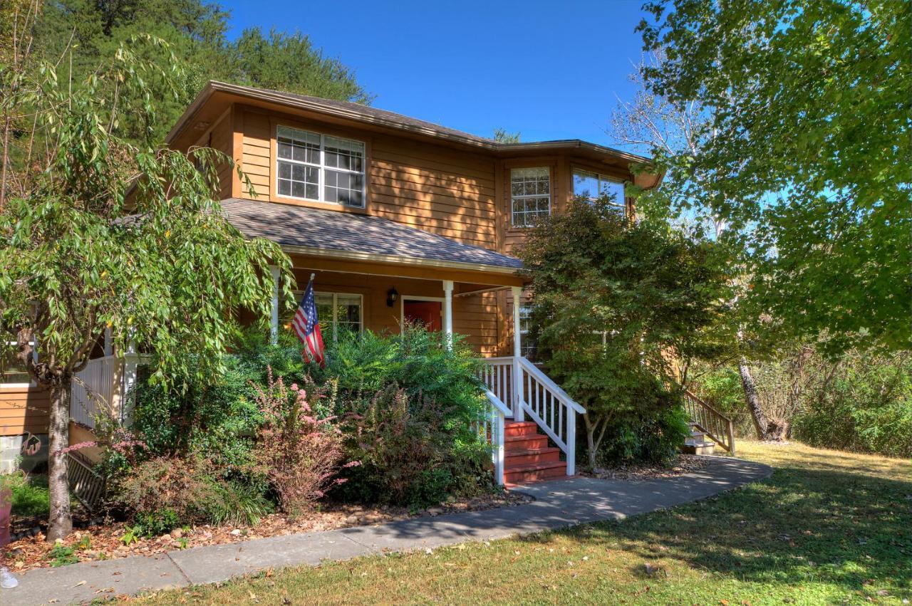 5Bedrooms*4King Beds*Outstanding Location*Hottub* Sevierville Esterno foto