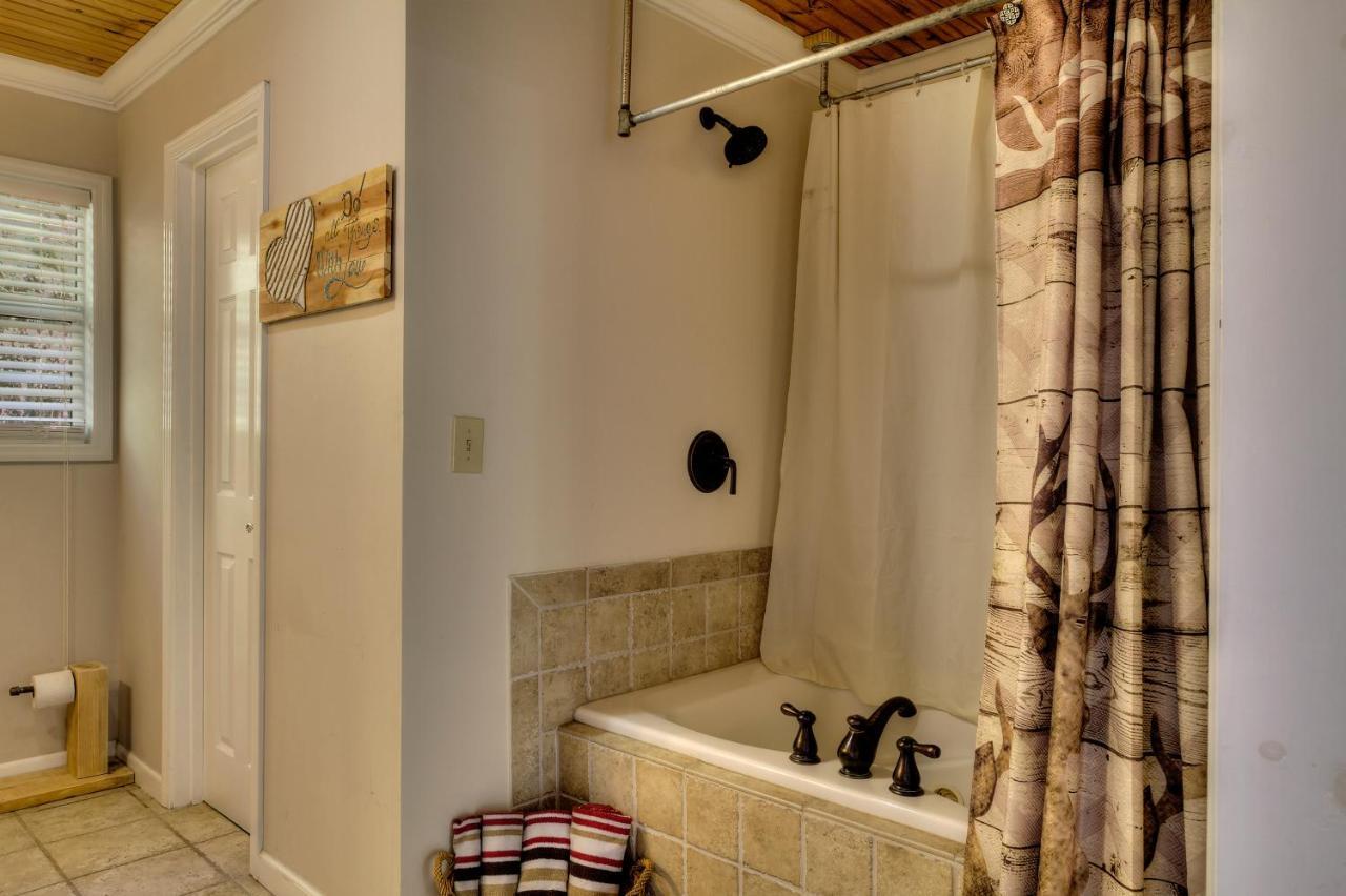 5Bedrooms*4King Beds*Outstanding Location*Hottub* Sevierville Esterno foto